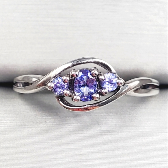 Genuine Oval &amp; Round Tanzanite 925 Sterling Silver Three Stone Dainty Twist Ring